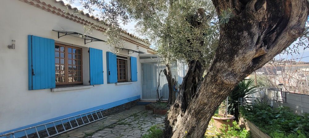 Vente Maison Maison villa T5 de 110 m2 + double garage terrain 464 m2 Toulon quartier la Serinette Aguillon Toulon
