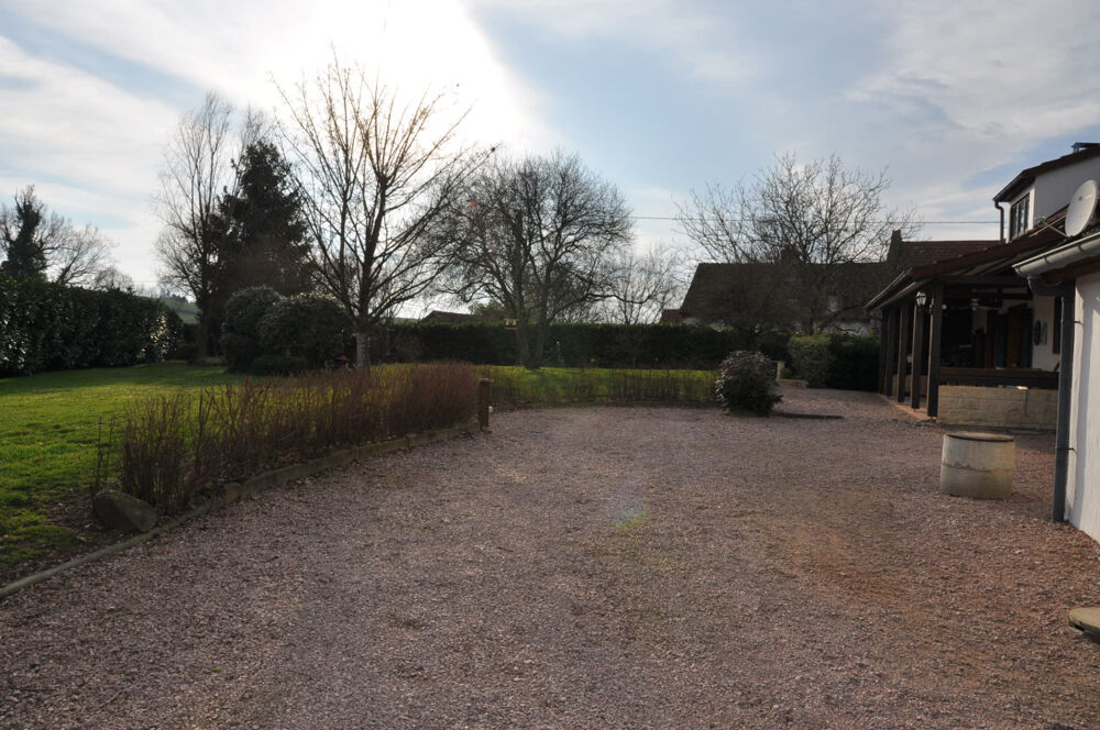 Ancienne Fermette rénovée avec authenticité, de 136 m2 habitables avec un petit logement indépendant, sur un t