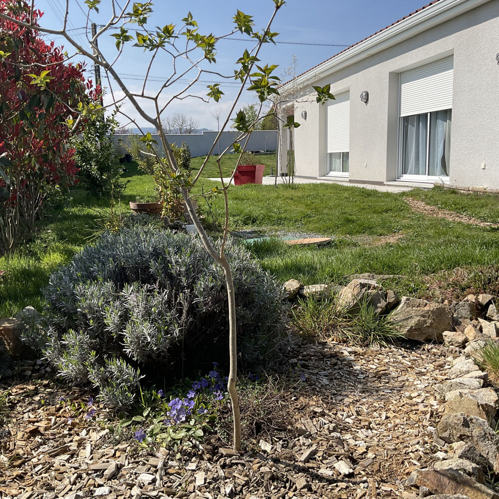 Maison contemporaine de 2020, en excéllent état, matériaux et finitions de grande qualité...