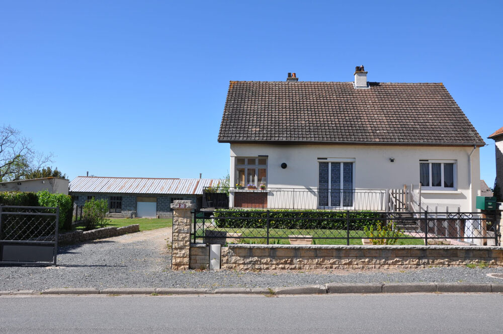 Belle maison traditionnelle sur sous-sol, avec combles aménageables et grande dépendance de 245 m2.
