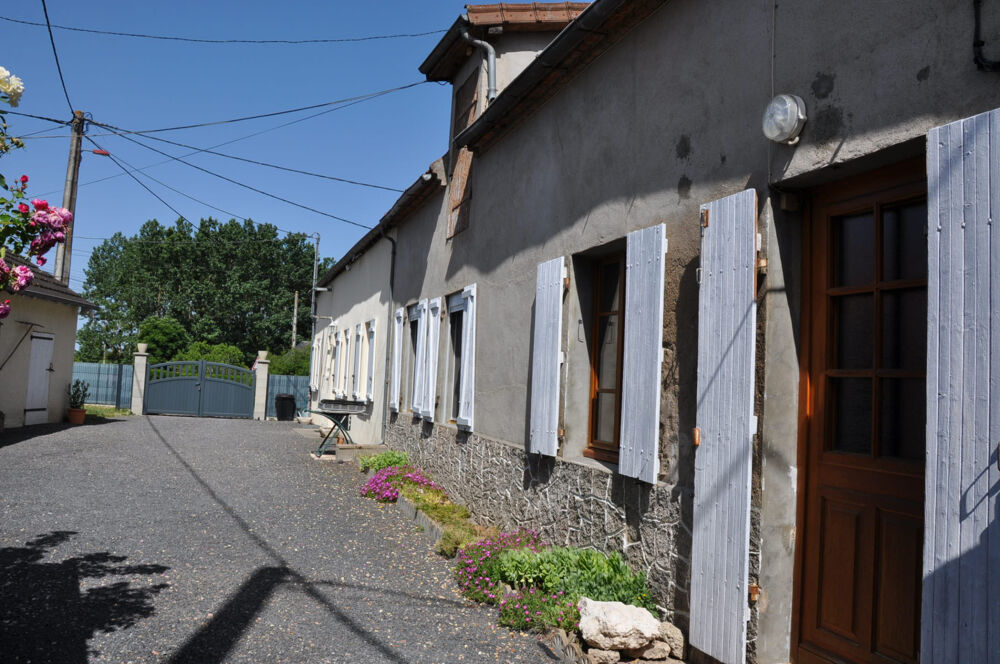 Vente Maison Belle maison de campagne, avec 3 chambres, terrain de 1409 m2 et dépendances Jaligny sur besbre