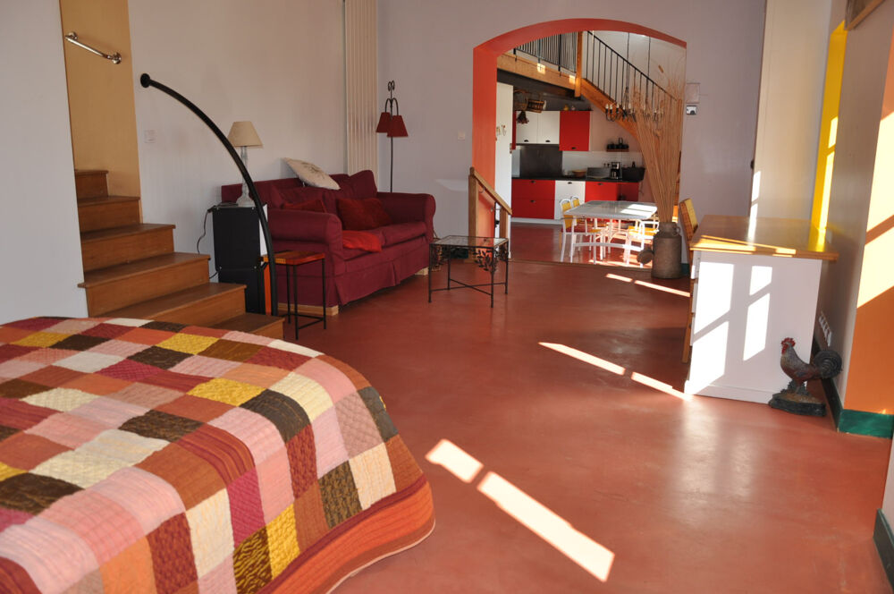 Belle villa atypique de 165 m2, avec une parcelle de terrain de 12327 m2