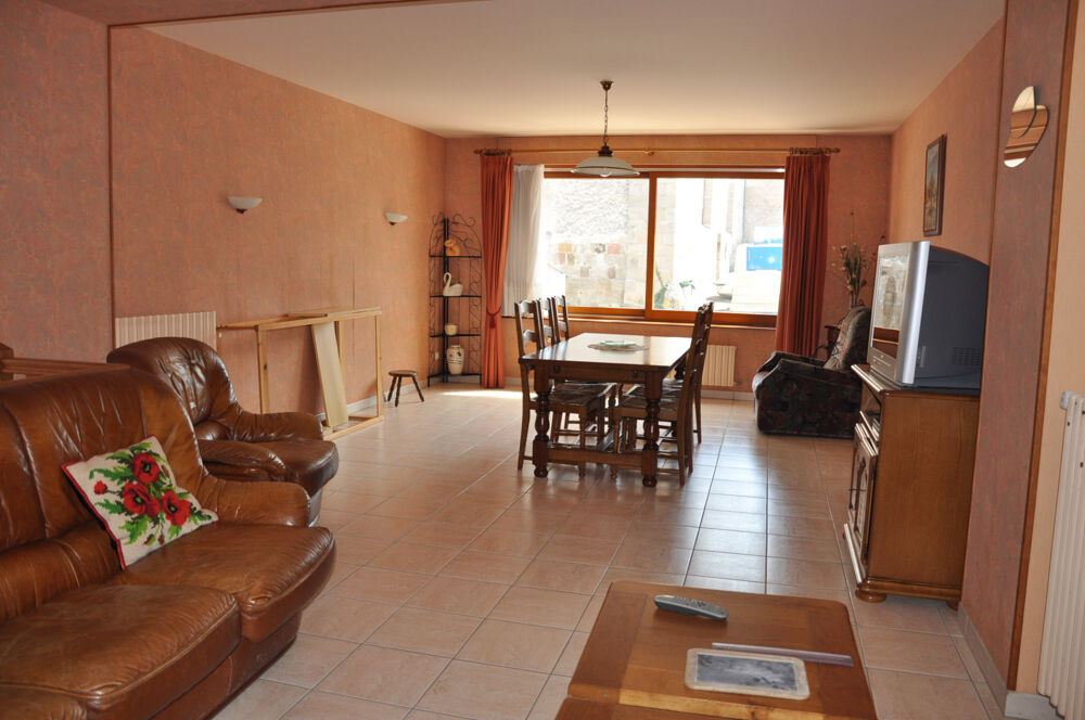 Vente Maison Grande maison de village avec 3 chambres, beau potentiel d'am�nagement Trezelles