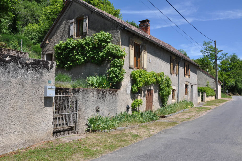 Jolie maison de campagne, 2 chambres et 2823 m2 de terrain