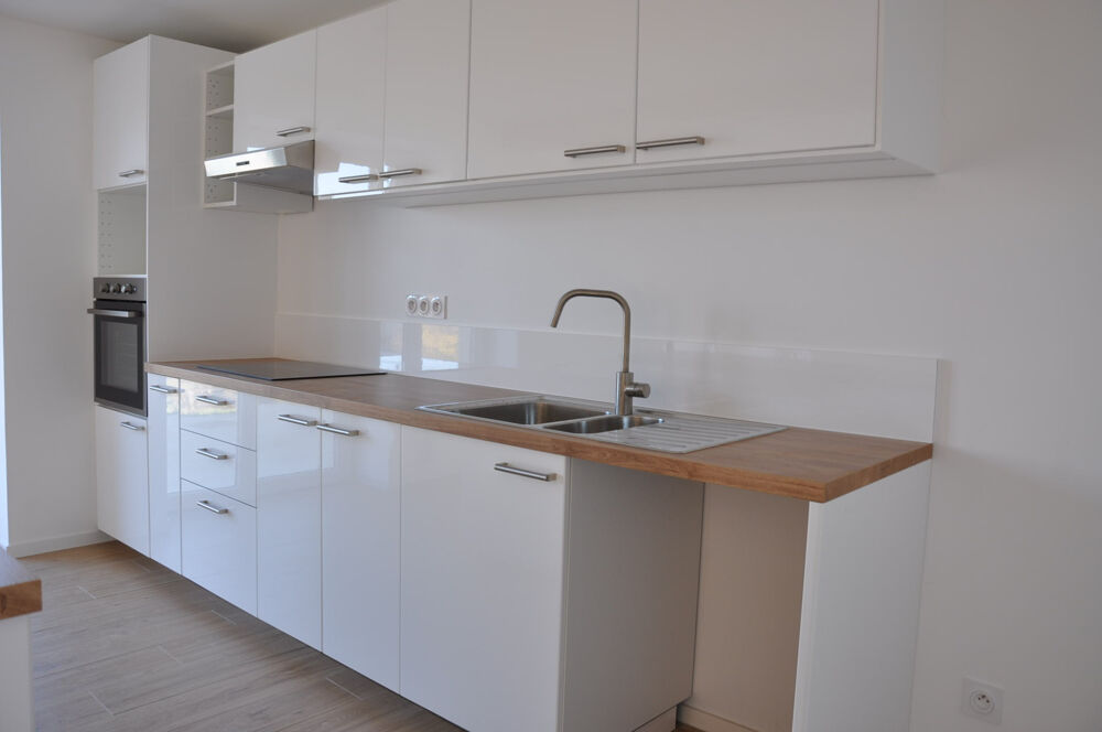 Location Maison Maison entièrement rénovée avec 3 chambres, garage, terrasse et jardin Chatelus