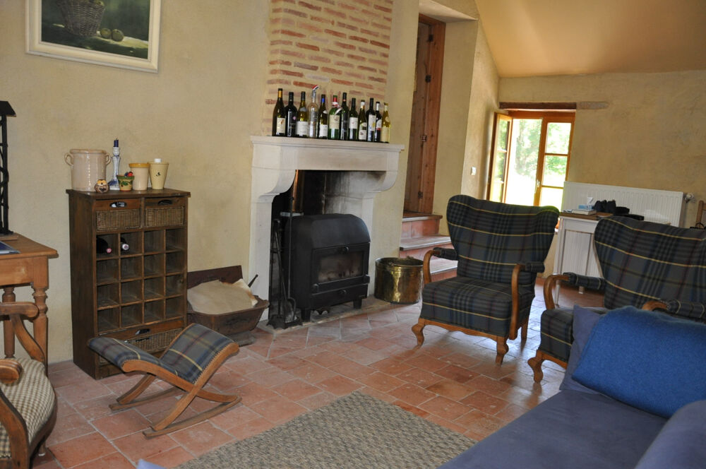 Jolie maison de campagne, 2 chambres et 2823 m2 de terrain