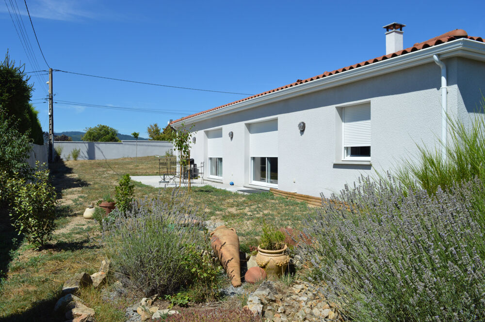 Maison contemporaine de 2020, en excéllent état, matériaux et finitions de grande qualité...