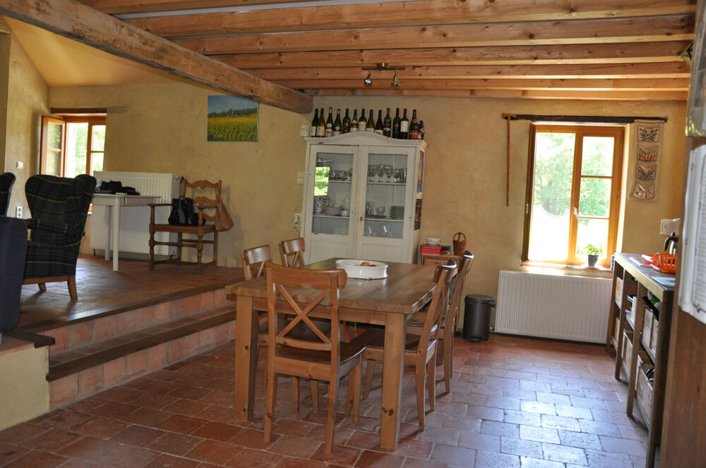 Jolie maison de campagne, 2 chambres et 2823 m2 de terrain