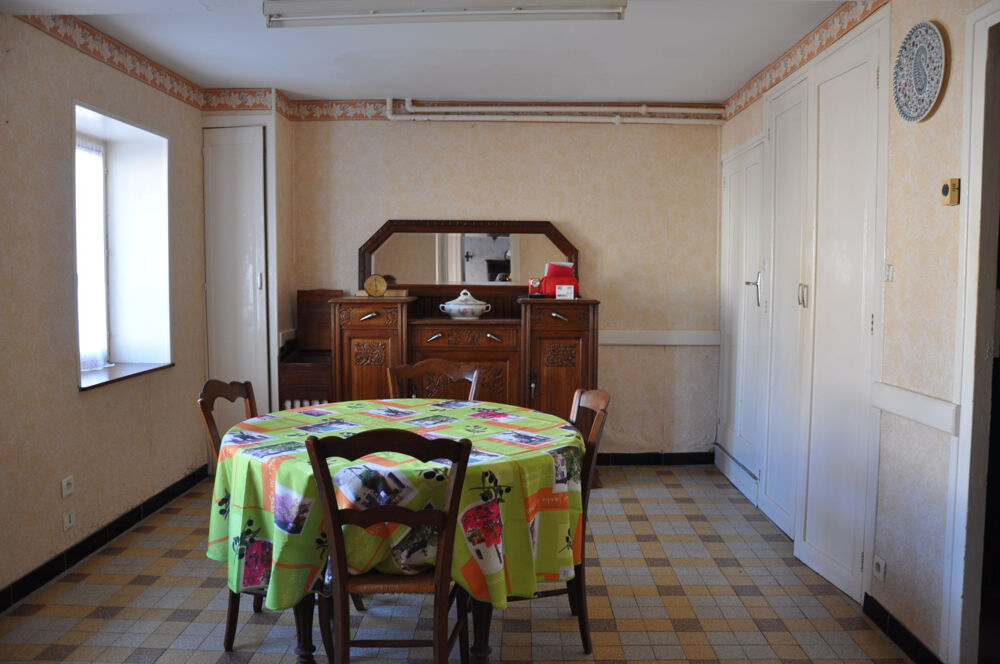 Vente Maison Jolie maison de village avec 3 chambres et plusieurs dépendances aménageables Andelaroche
