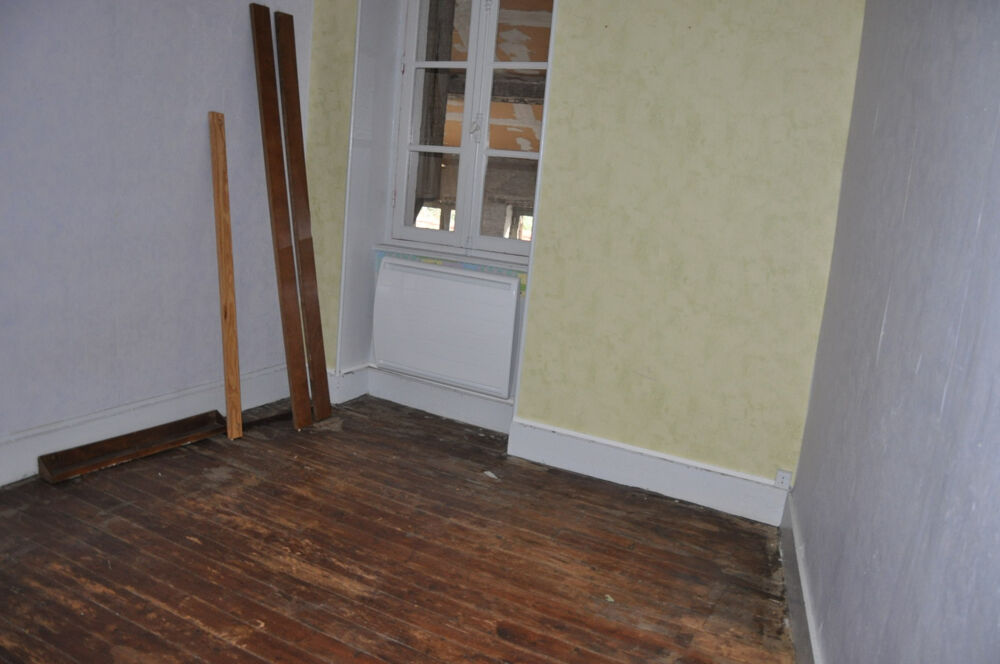 Vente Immeuble Immeuble de caractère en centre-ville, avec local commercial, duplex et appartement loué Lapalisse