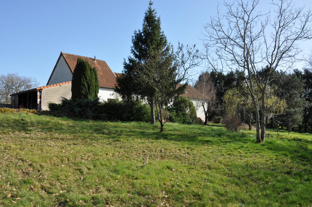 Jolie longère à la campagne, avec 6 chambres et 5610 m2 de terrain