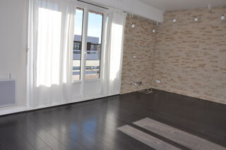  Appartement à louer 5 pièces 76 m²