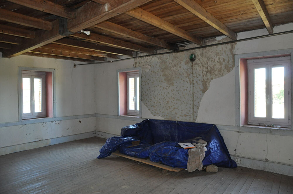 Vente Maison Maison en pierre de granite à fort potentiel aménageable, avec un petit terrain, et une vue exceptionnelle... Arfeuilles