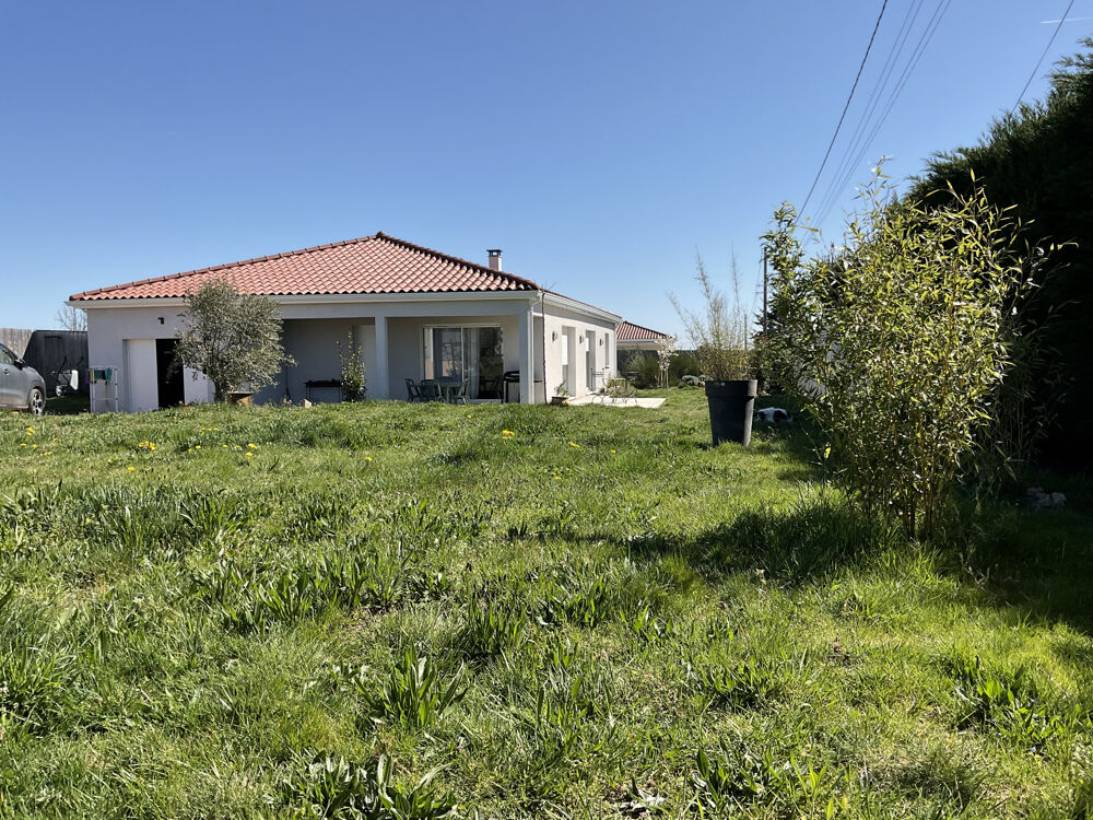 Maison contemporaine de 2020, en excéllent état, matériaux et finitions de grande qualité...