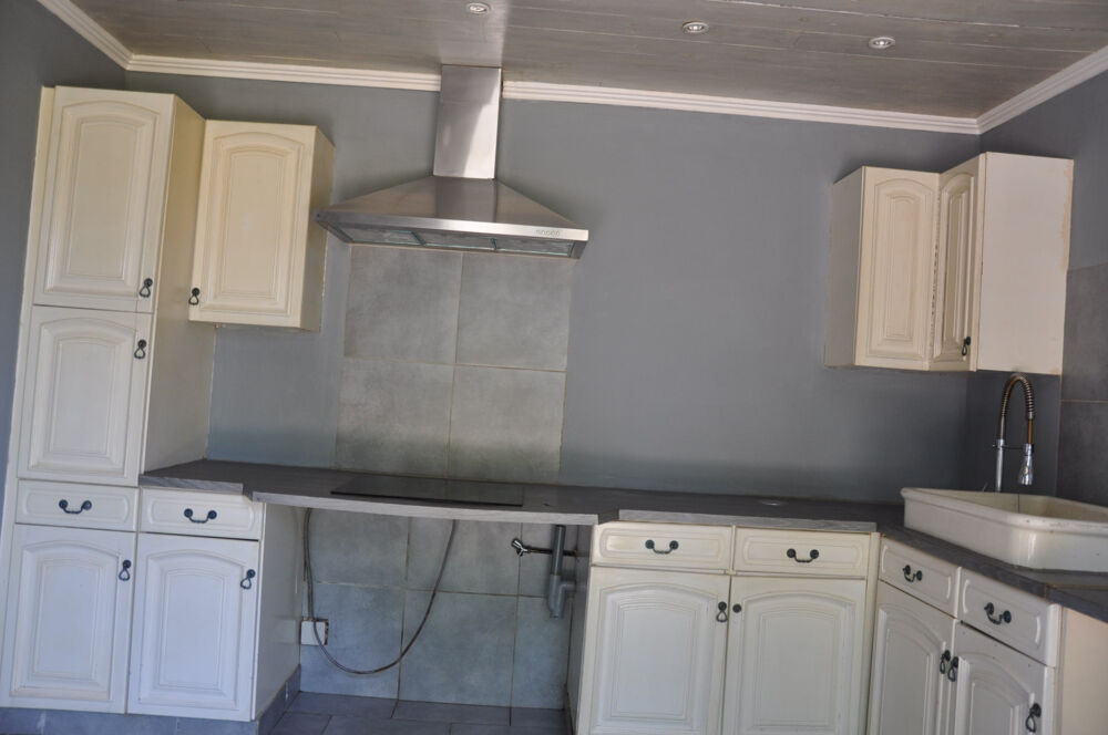 Vente Maison Belle maison en pierre, avec 2 chambres, une grange et terrain de 1543 m2 Liernolles