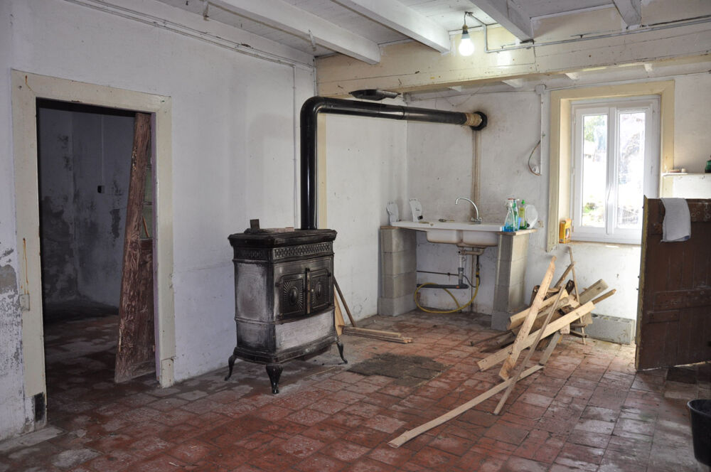 Vente Maison Maison en pierre de granite à fort potentiel aménageable, avec un petit terrain, et une vue exceptionnelle... Arfeuilles