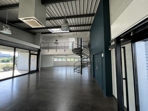   Local commercial / Dépôt / Bureaux 440 m2   Labège (31670) 