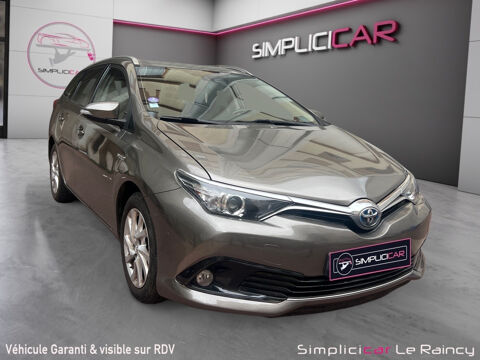 Toyota Auris Touring Sports Hybride 136h Design 2018 occasion le Raincy 93340