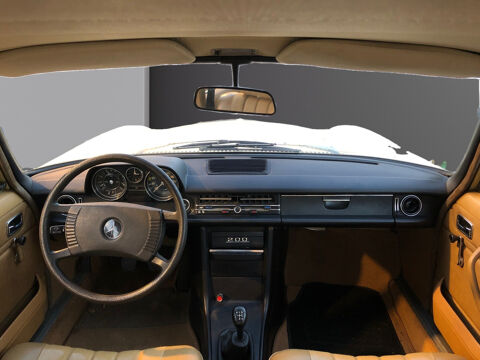 200 2.0l 1975 occasion 62223 Saint-Laurent-Blangy