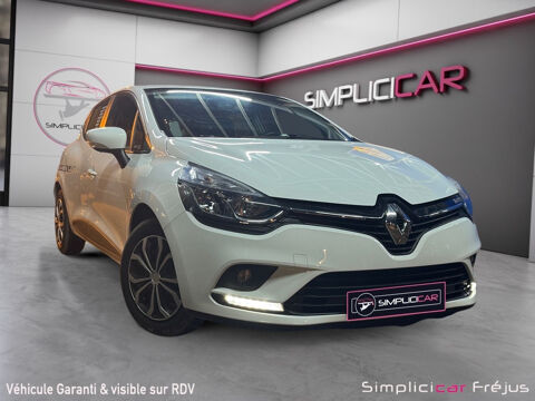 Renault Clio IV CLIO SOCIETE DCI 90 ENERGY ECO2 82G AIR MEDIANAV 2017 occasion Puget-sur-Argens 83480