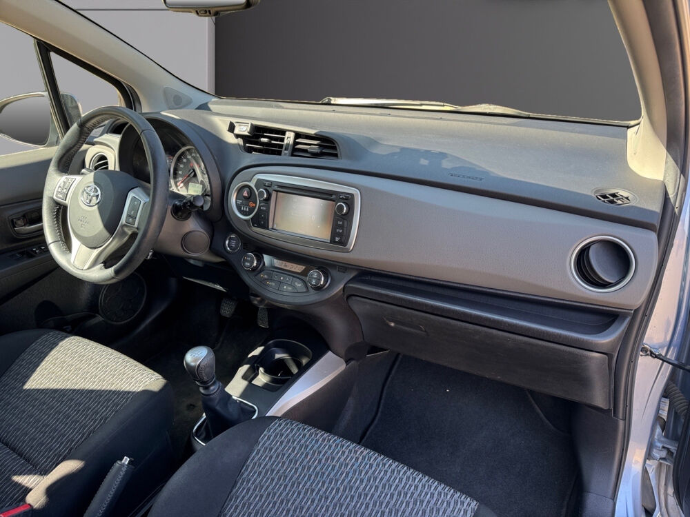 Yaris 100 VVT-i Dynamic 2013 occasion 13600 LA CIOTAT
