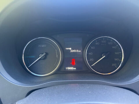 Outlander 2.0 i - 16 V TURBO HYBRID INSTYLE 2014 occasion 13600 LA CIOTAT