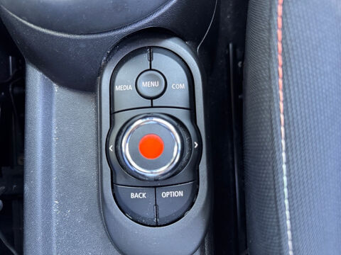 One Hatch 3 Portes 75 ch Finition Chili 2020 occasion 13600 LA CIOTAT