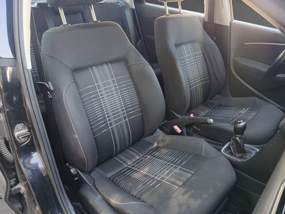 Polo 1.2 TSI 90 BlueMotion Technology S&eacute;rie Sp&eacute;ciale Lounge 2016 occasion 13600 LA CIOTAT
