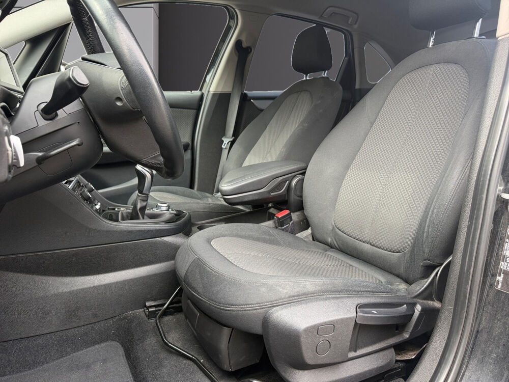 Serie 2 Active Tourer 216d 116 ch Lounge 2015 occasion 13600 LA CIOTAT
