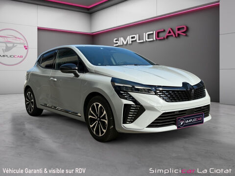 Renault Clio V Clio E-Tech full hybrid 145 Techno 2025 occasion LA CIOTAT 13600