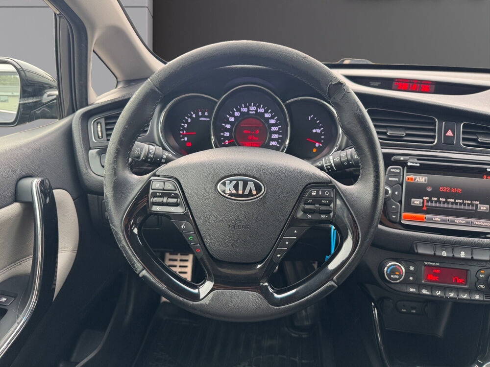 Ceed Cee'd 1.6 CRDi 128 ch FIFA World Cup Edition 2014 occasion 13600 LA CIOTAT