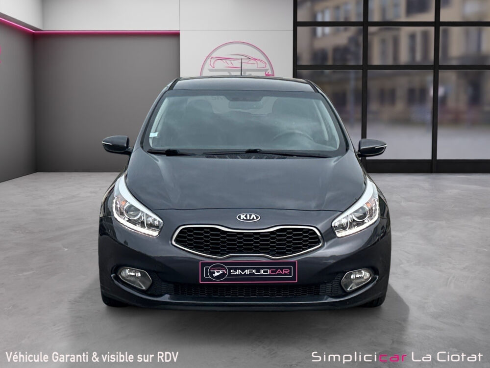 Ceed Cee'd 1.6 CRDi 128 ch FIFA World Cup Edition 2014 occasion 13600 LA CIOTAT