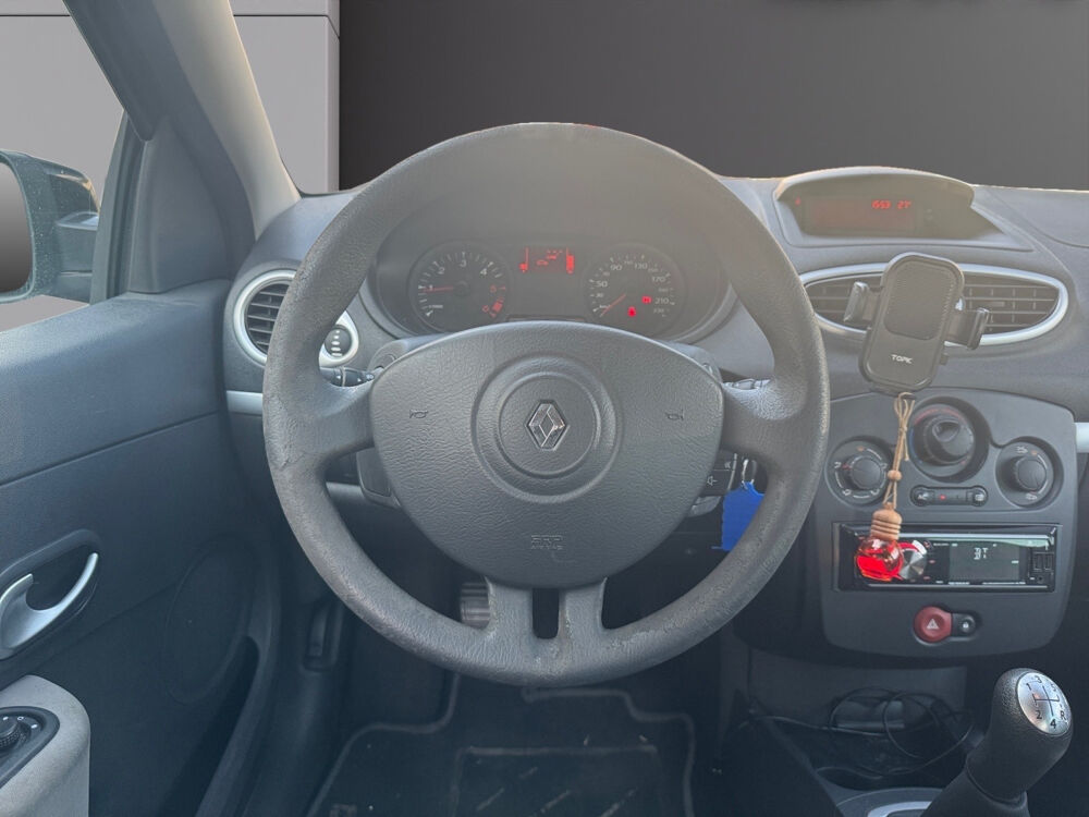 Clio III dCi 90 eco2 Expression Clim 2011 occasion 13600 LA CIOTAT