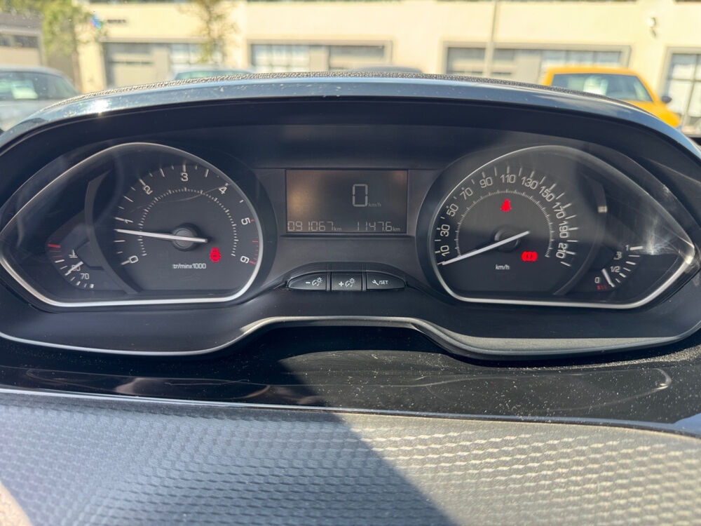 2008 BlueHDi 100ch S&S BVM5 Allure Business 2019 occasion 13600 LA CIOTAT