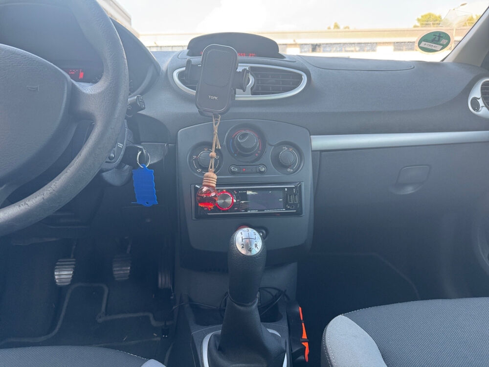 Clio III dCi 90 eco2 Expression Clim 2011 occasion 13600 LA CIOTAT