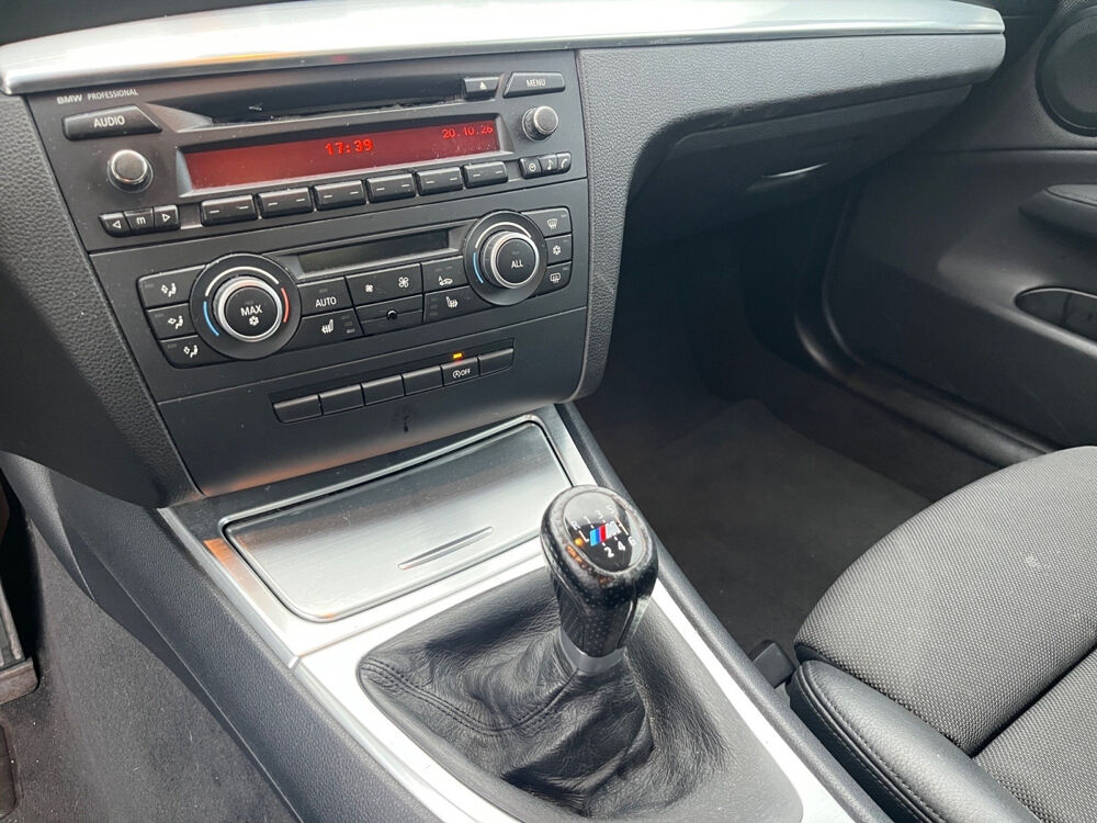 S&eacute;rie 1 120i 170 ch Sport Design 2010 occasion 77400 Lagny-sur-Marne