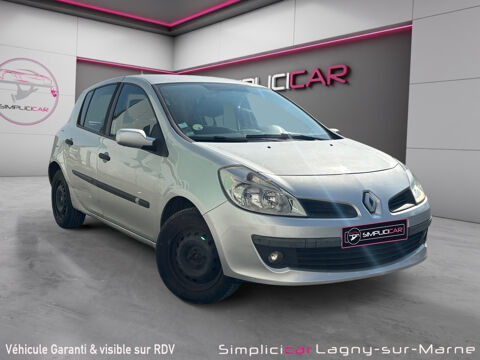 Renault clio iii 1.6 16V 110 Confort Pack Clim Dynamique 