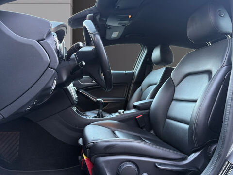 Classe GLA GLA 200 Fascination 2017 occasion 95540 MERY SUR OISE