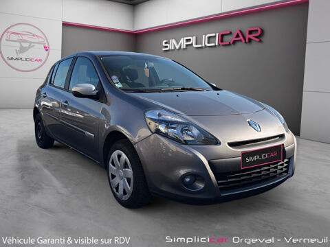 Renault clio iii 80 CH Zen/ Clim/ Id&eacute;al jeune perm