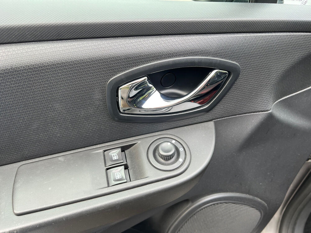 Clio IV 1.2 16V 75 Life 2014 occasion 59110 La Madeleine