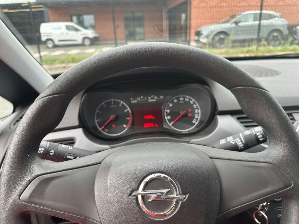 Corsa 1.2 70 ch Essentia 2016 occasion 59110 La Madeleine