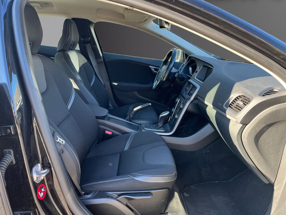 V40 Business D2 120 Momentum Business Geartronic A 2015 occasion 59110 La Madeleine