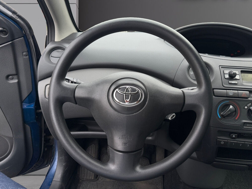 Yaris 65 VVT-i Les Bleus 2004 occasion 59110 La Madeleine