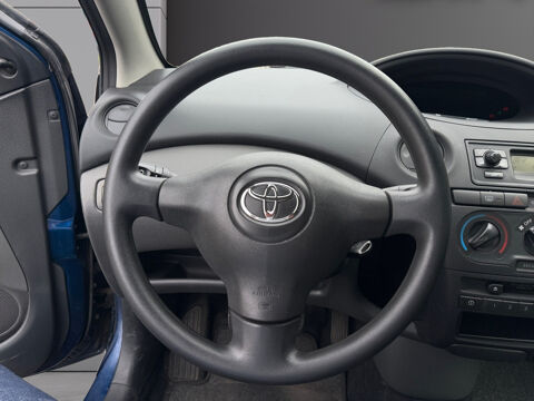 Yaris 65 VVT-i Les Bleus 2004 occasion 59110 La Madeleine