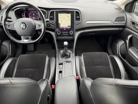 Megane IV M&eacute;gane IV Berline TCe 130 Energy Intens 2017 occasion 83210 La Farl&egrave;de
