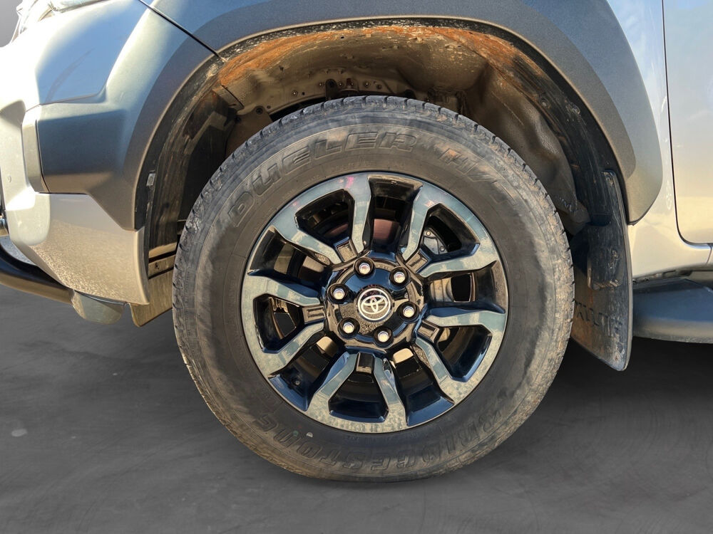 Hilux HILUX X-TRA CAB 4WD 2.8L 204 D-4D BVA INVINCIBLE 2025 occasion 83190 Ollioules