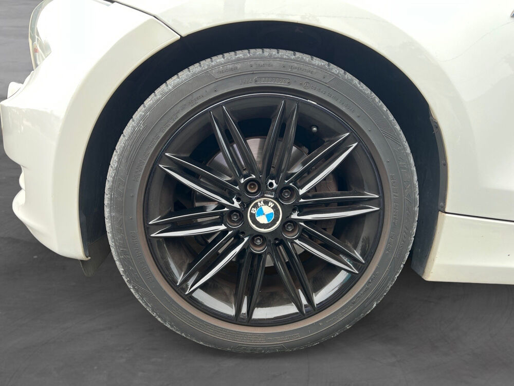 S&eacute;rie 1 125i 218 ch Sport Design A 2009 occasion 83190 Ollioules