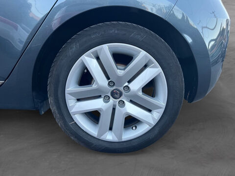 Clio V Clio E-Tech 140 - 21 Business 2020 occasion 83190 Ollioules