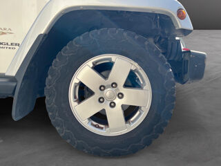 Wrangler 2.8 CRD 177 Unlimited Sahara A 2007 occasion 83190 Ollioules
