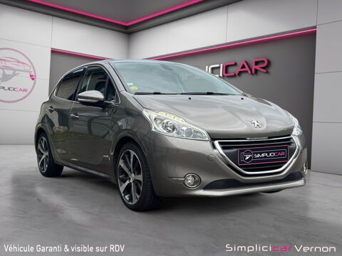 Peugeot 208 1.6 e-HDi 92ch BVM5 Féline + Toit
